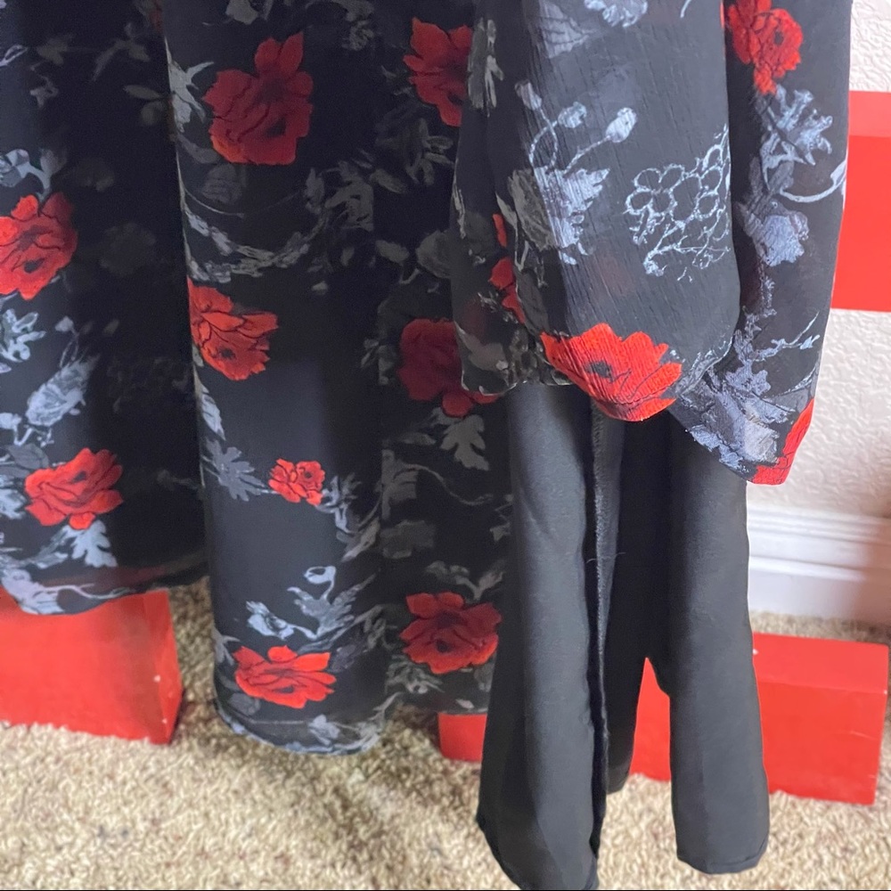 ๐ NWT Ali & Jay
Only Wish Floral Jumpsuit Size Lg - Picture 14 of 16